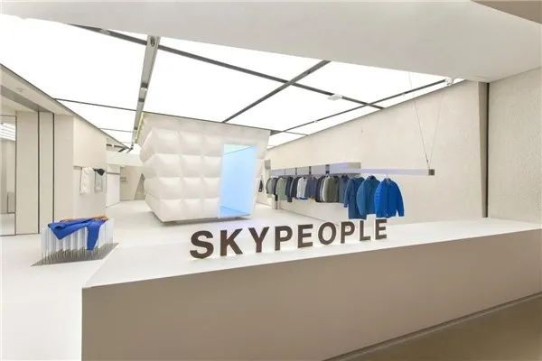 高端羽绒服成大趋势，新锐品牌SKYPEOPLE天空人引发关注