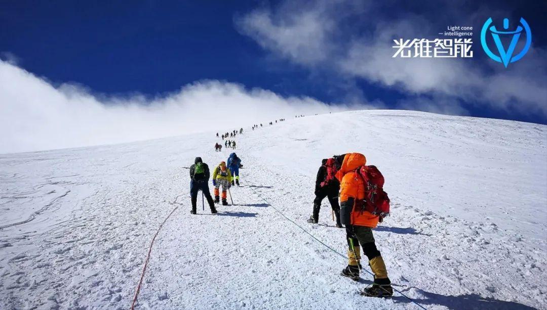 产业大模型刚开卷，京东跑进“最后半公里”