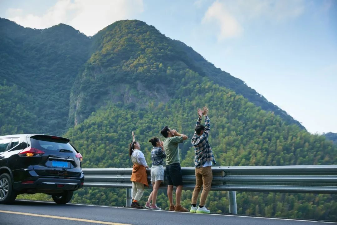 国风汉服解锁“年轻态”旅行，一场同程旅行与Z世代的双向奔赴